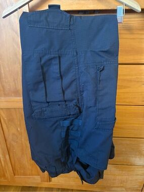 Utility Cargo Pants in Black
